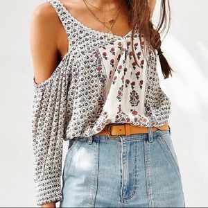 URBAN OUTFITTERs BoHo Peasant Blouse